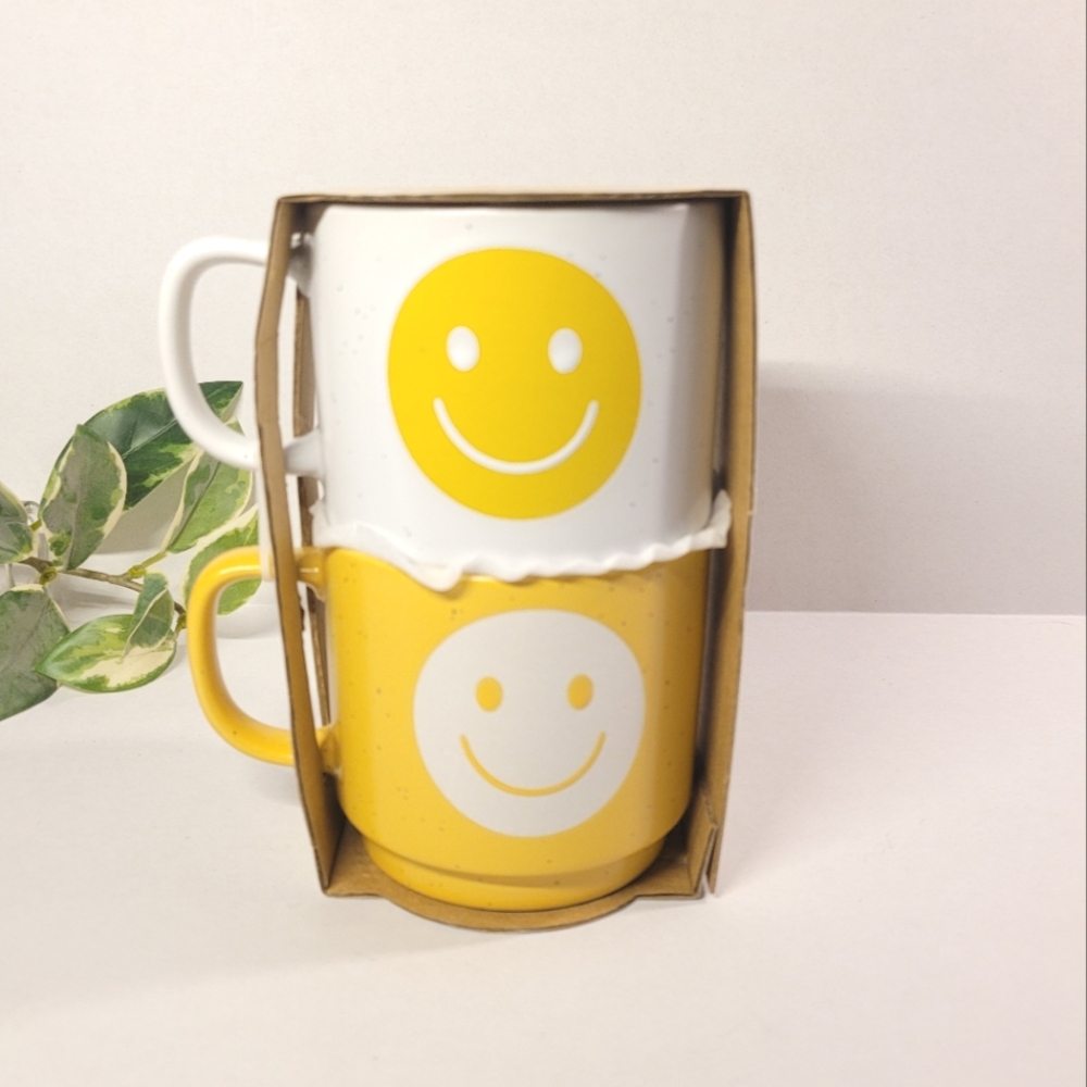 Stacking Happy Mugs Set - Picture 2 of 5